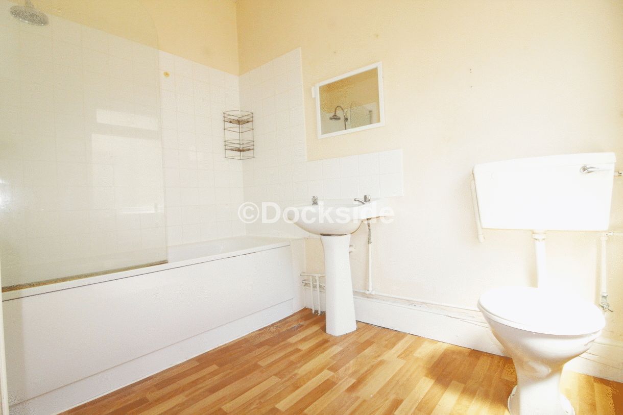 Luton Road, Chatham, Kent, ME4 — photo 5