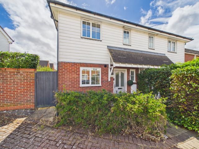 Island Way East, Chatham, Kent, ME4