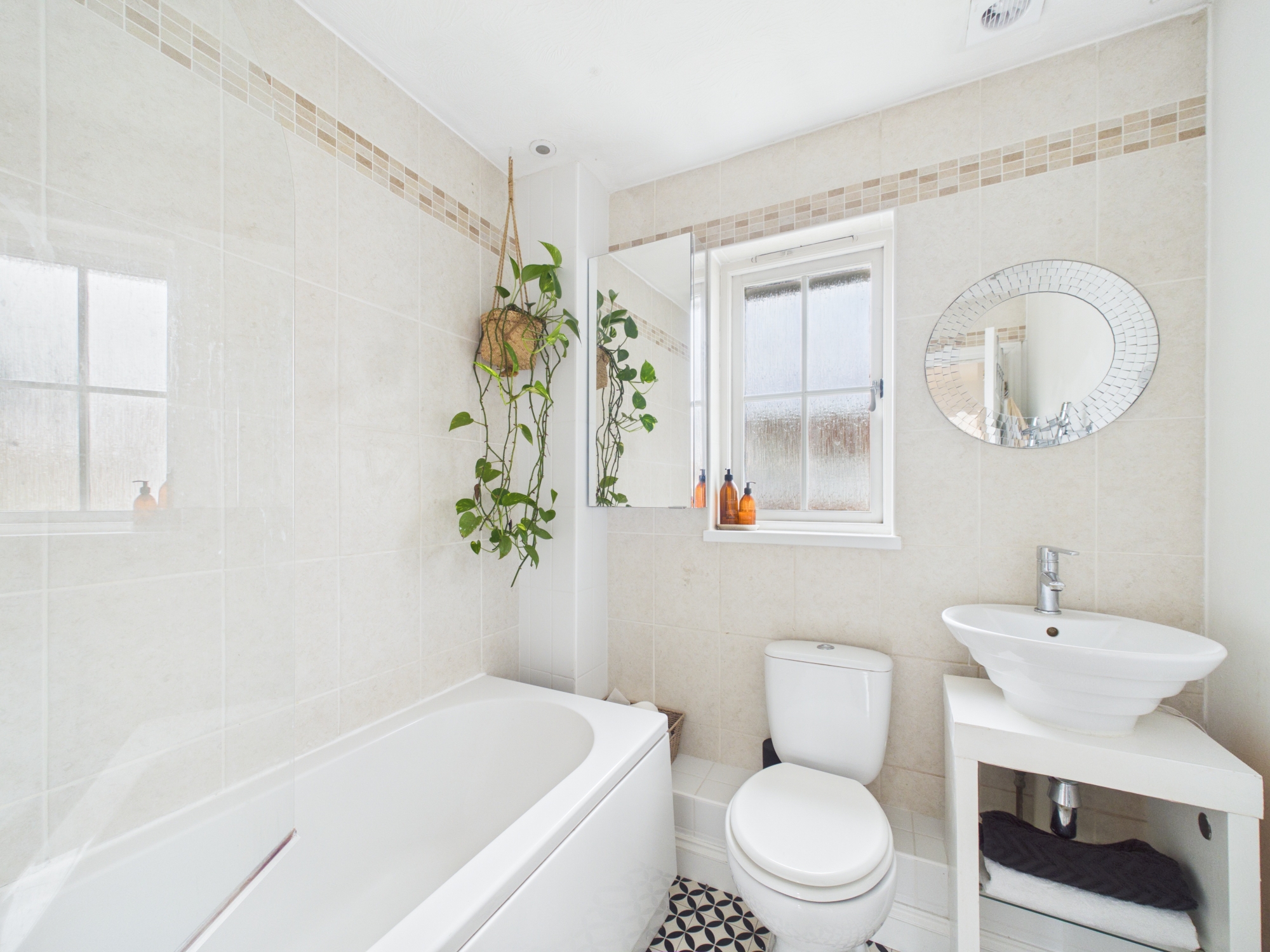 Island Way East, Chatham, Kent, ME4 — photo 4