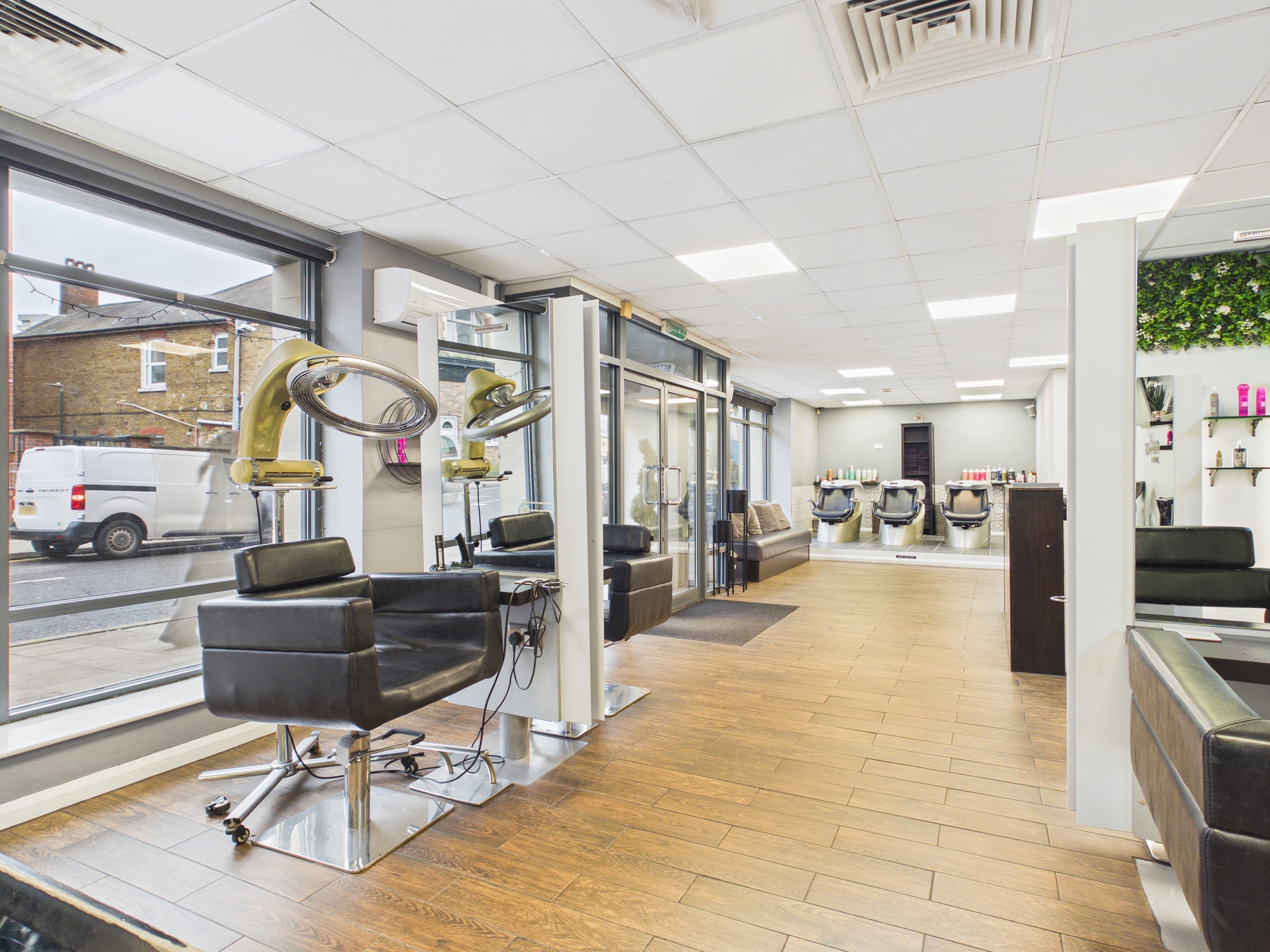The Hair Lounge, Chatham, Kent, ME4 — photo 1