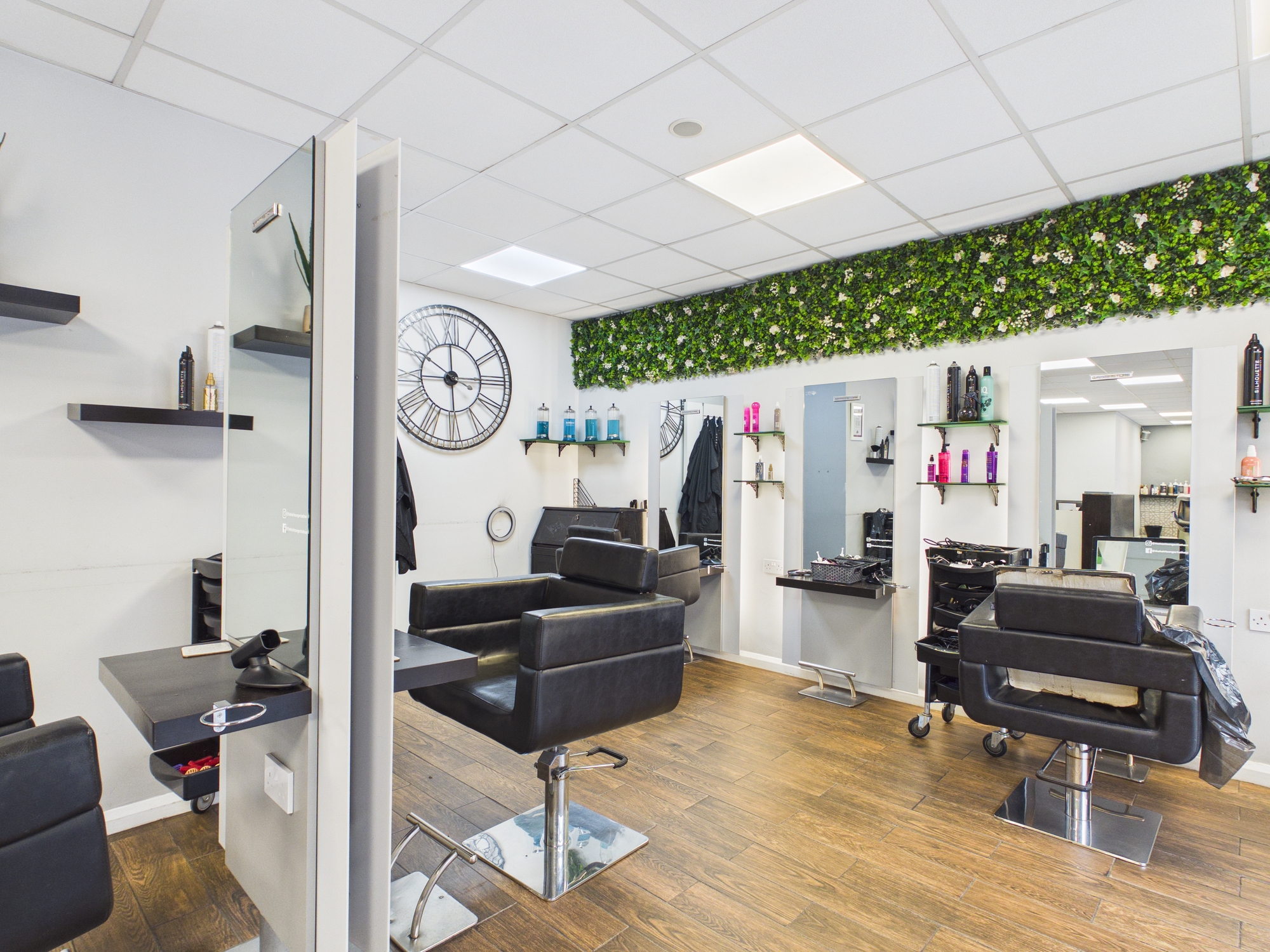 The Hair Lounge, Chatham, Kent, ME4 — photo 2