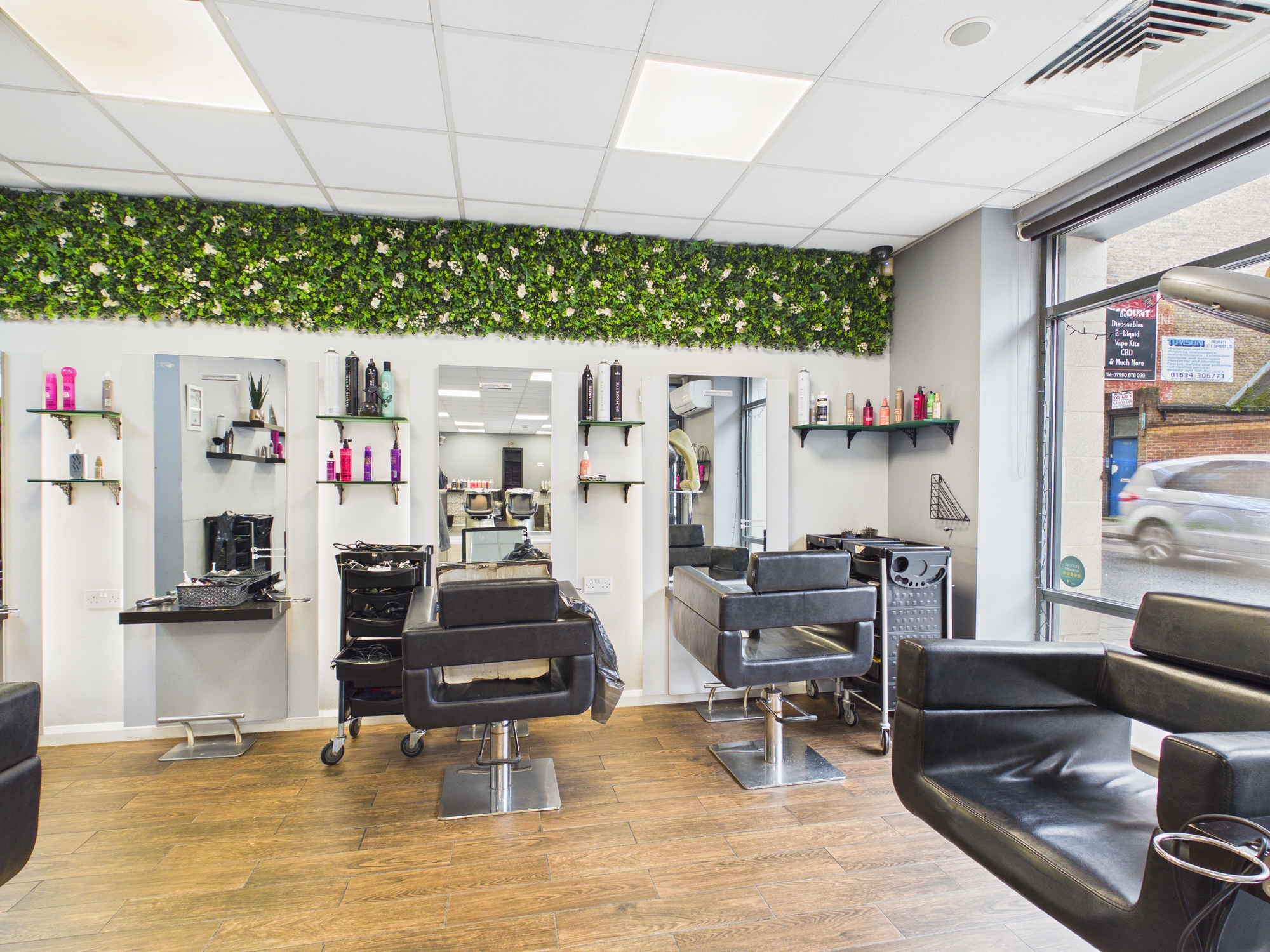 The Hair Lounge, Chatham, Kent, ME4 — photo 3