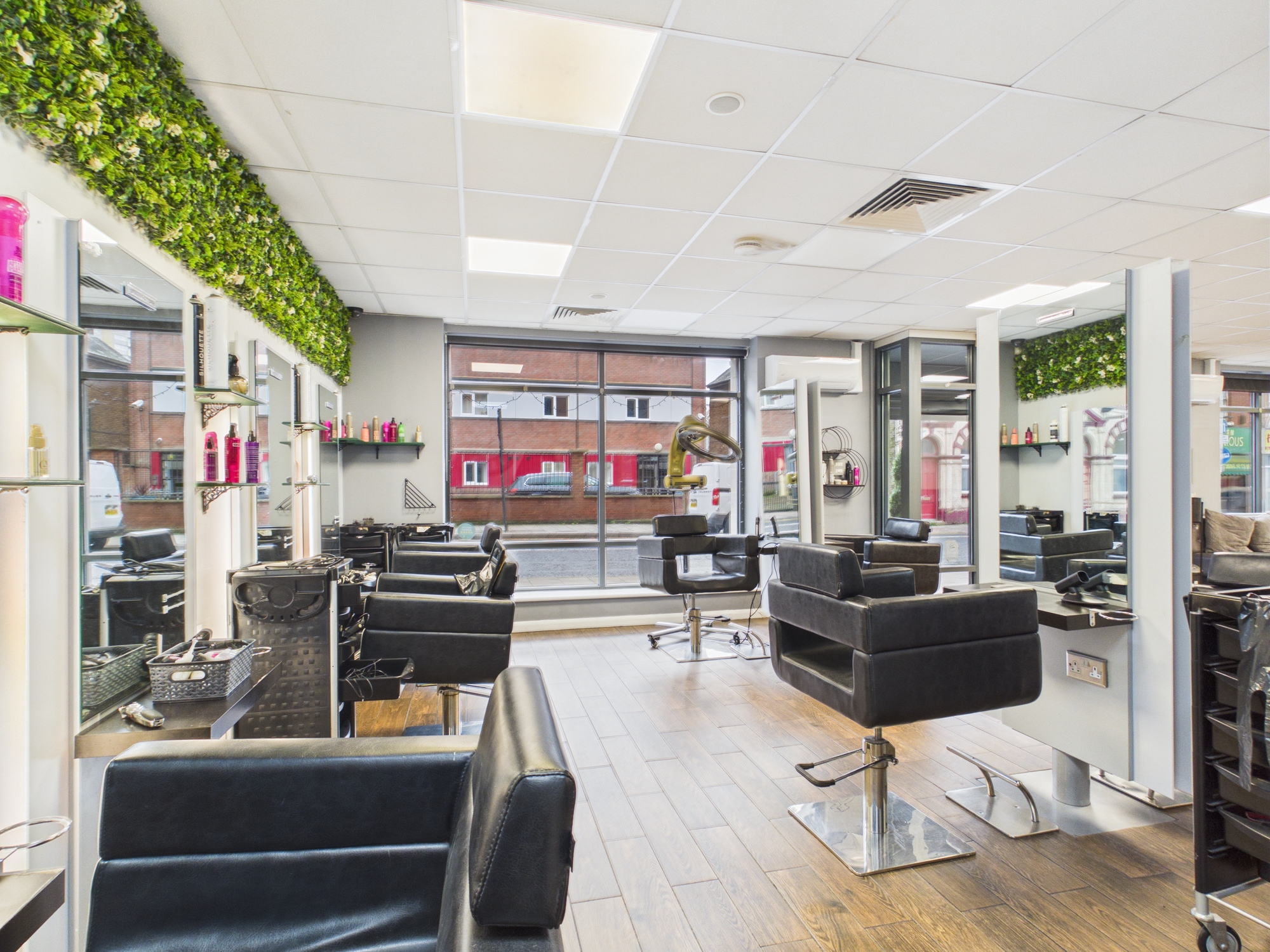 The Hair Lounge, Chatham, Kent, ME4 — photo 4