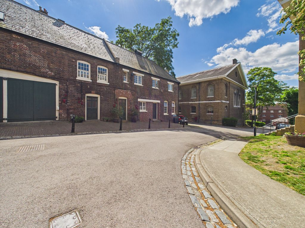 The Historic Dockyard, Chatham, Kent, ME4 — photo 2