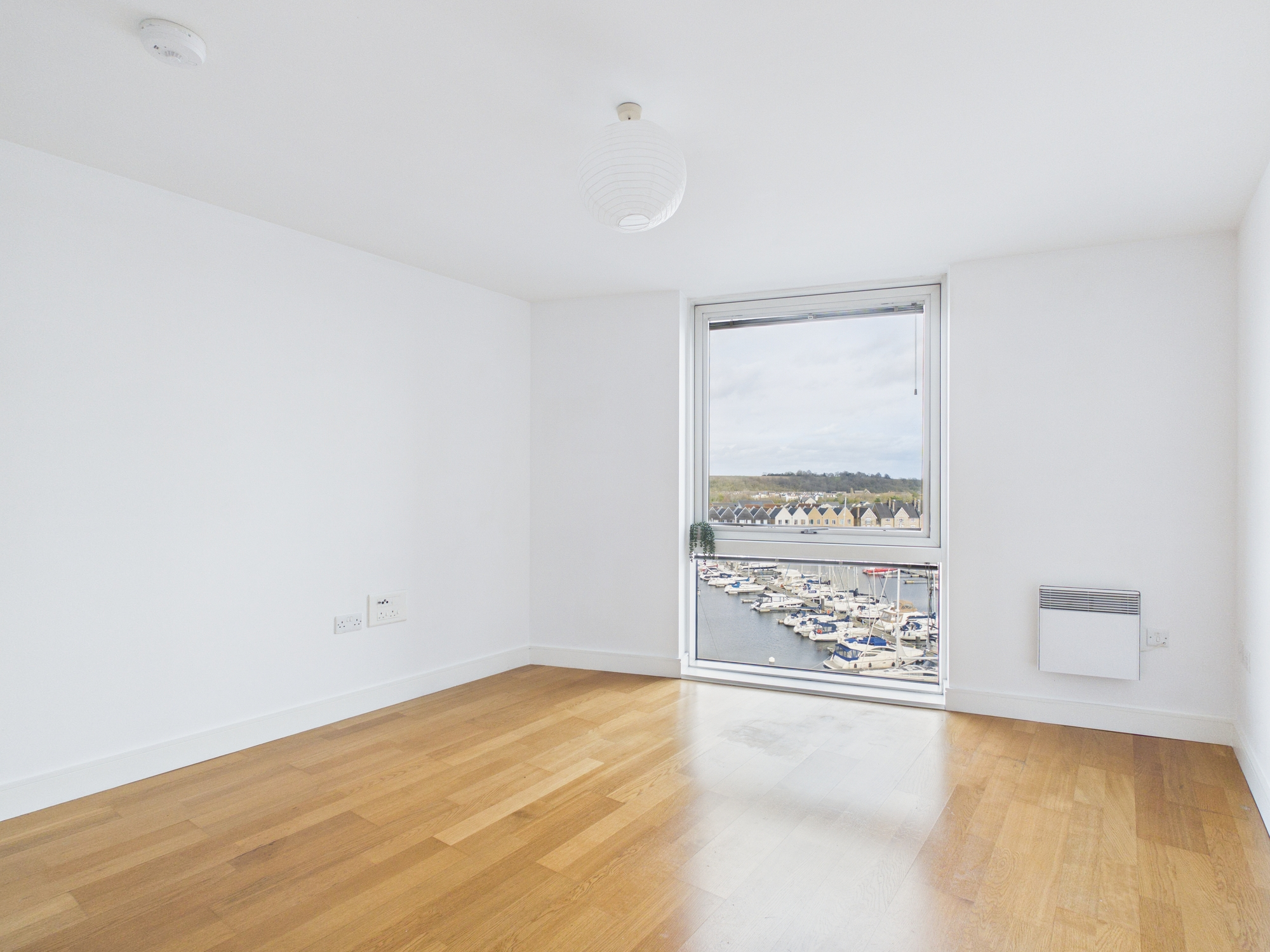 Marina Point West, Chatham, Kent, ME4 — photo 3