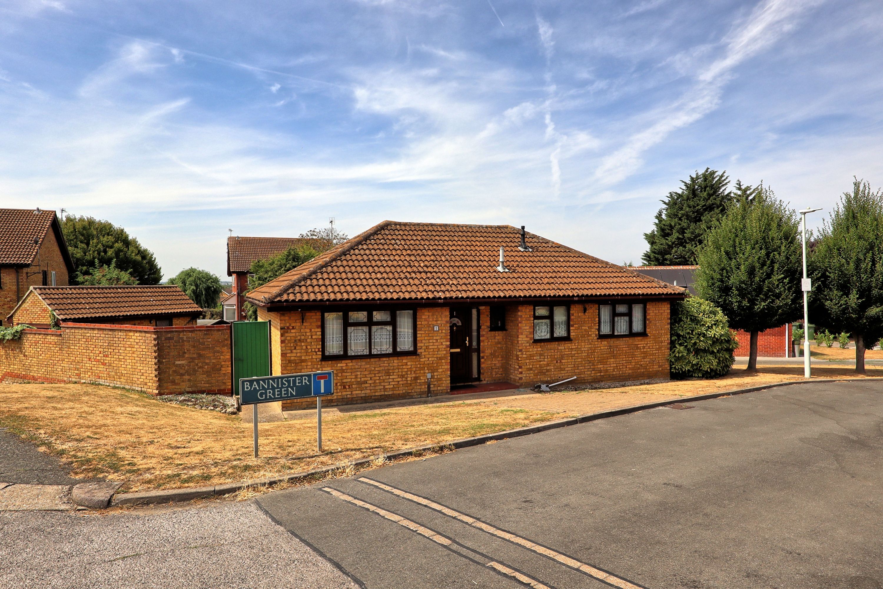 Bannister Green, Wickford, Essex, SS12 — photo 2
