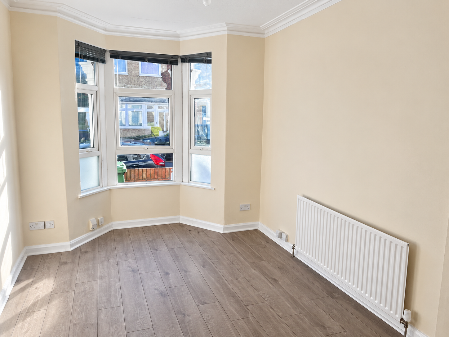 Bradbourne Road, Grays, Essex, RM17 — photo 2