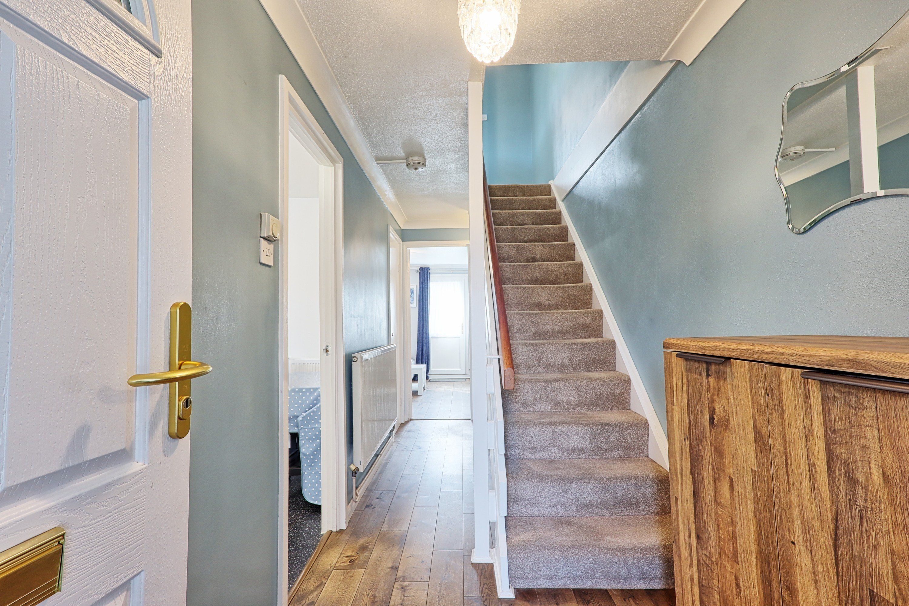 Hitchin Close, Romford, Essex, RM3 — photo 2
