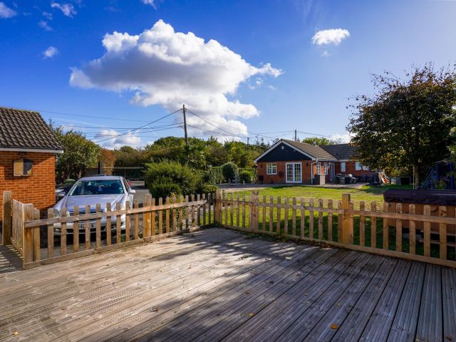 Meadow Way, Wickford, Essex, SS12